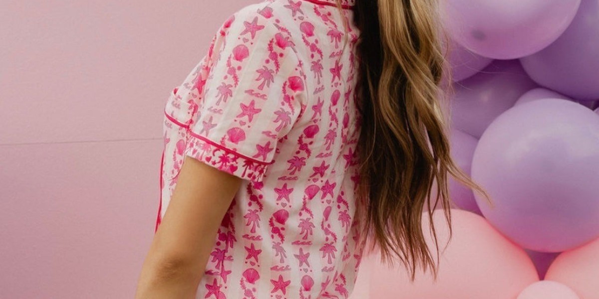 Pink Palm Puff: The Cozy Trend That’s Redefining Modern Style