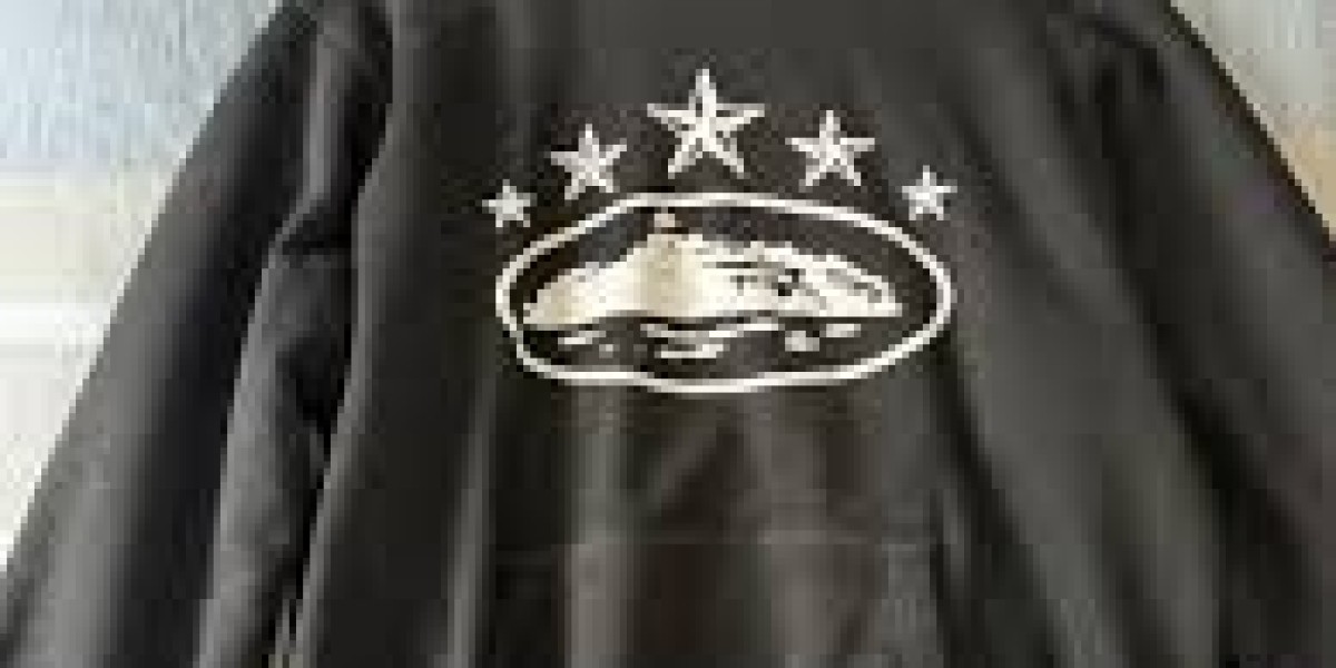 Stay Warm and Stylish with the Iconic Corteiz Hoodie