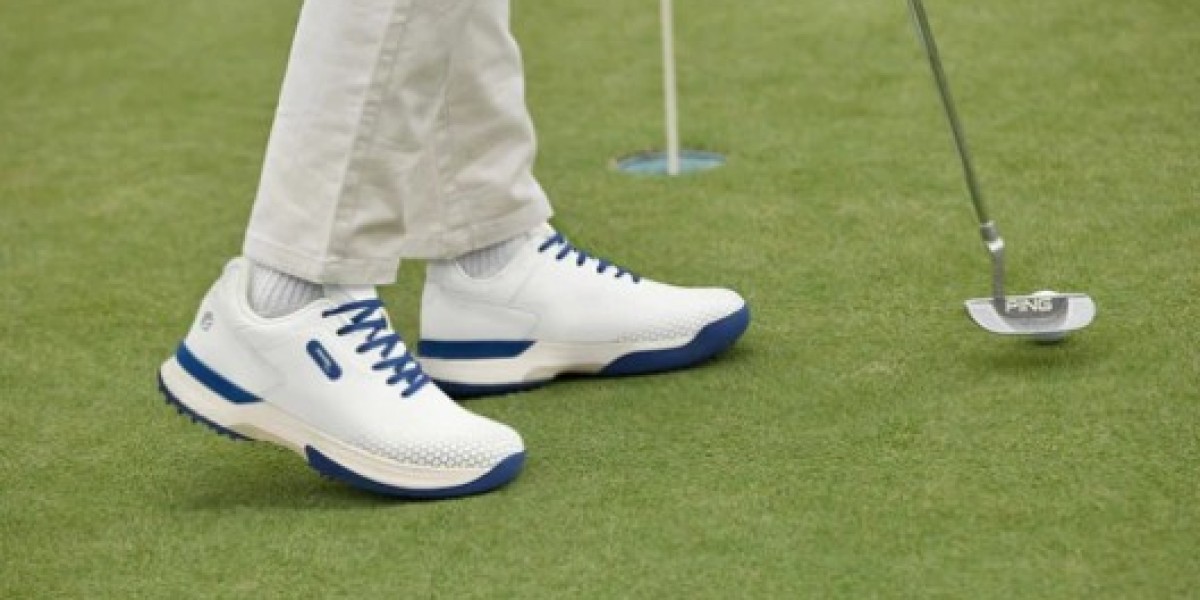 Men’s Golf Shoes Australia: Comfort, Grip, and Performance on the Course