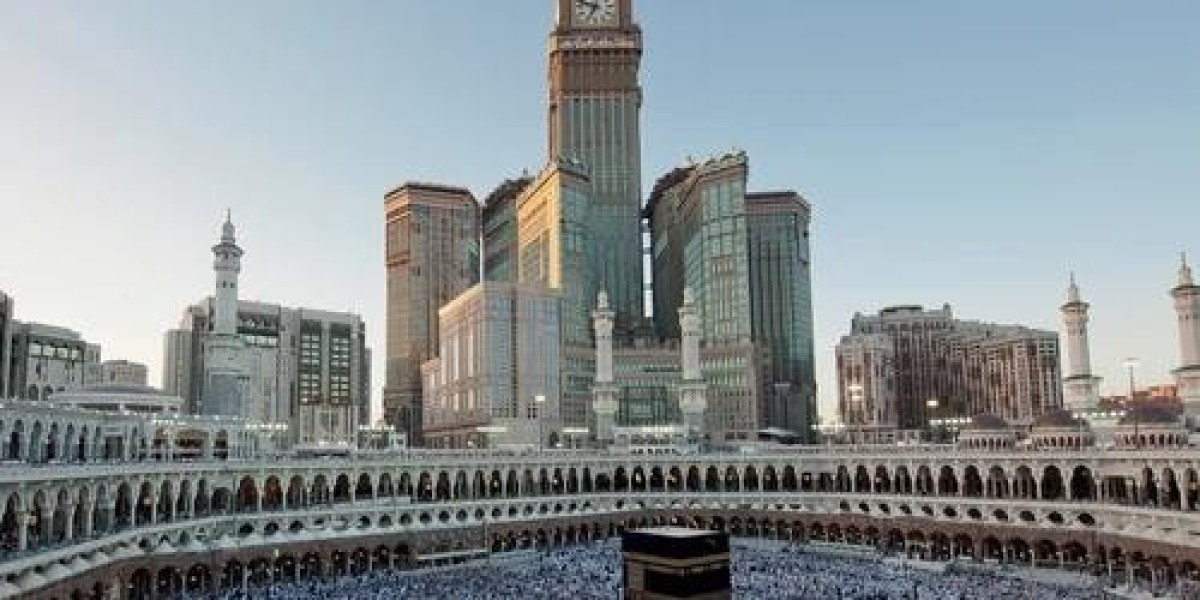 School Holidays & Easter Umrah Packages: A Guide for UK Parents