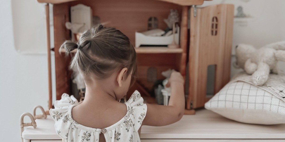 Best Wooden Dollhouses in 2024: Why the Drewart Dollhouse Stands Out