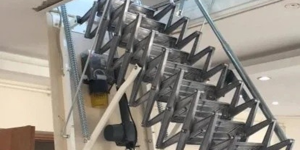 Katlanır Metal Çatı Merdivenleri