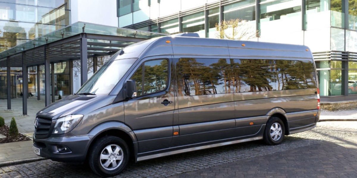 Family Travel in Dubai: Best Transportation Options for Large Groups