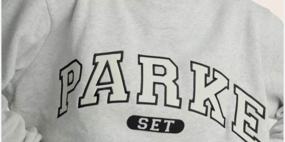 The Parke Sweatshirt Is Perfect for Casual Days. Its Soft Touch and Easy Fit Make It a Reliable Wardrobe Essential.